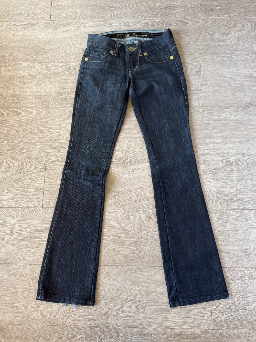 GUESS Premium Daredevil Jeans Womens 23 Low Rise Bootcut Dark Wash